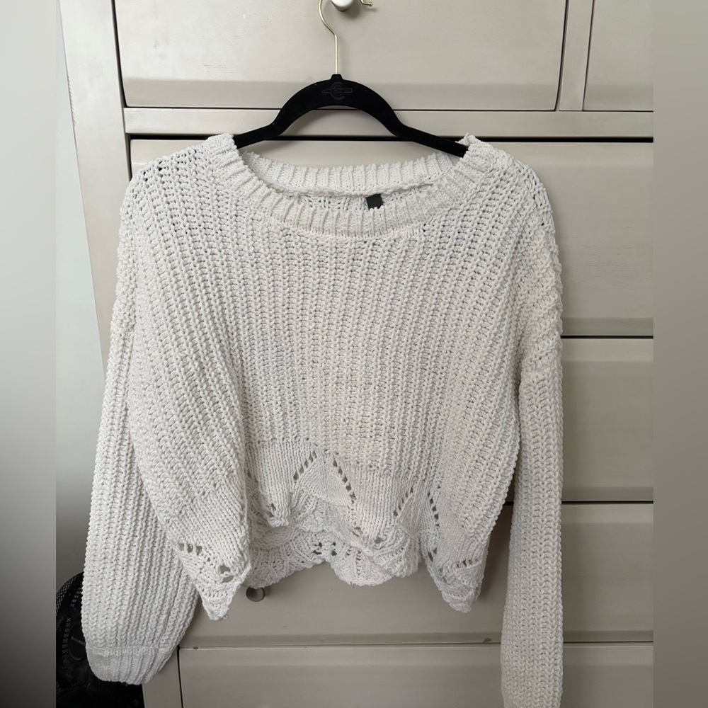 Alya White Crew Neck Sweater with Chunky Knit